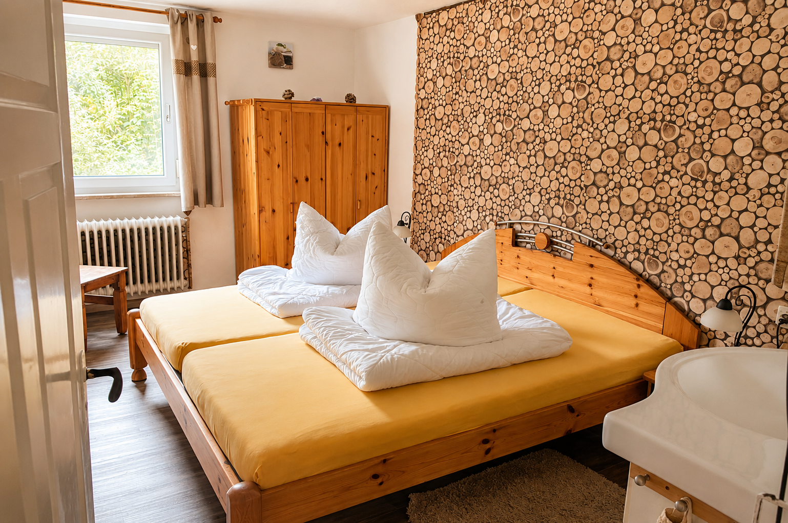 Doppelzimmer im Obergeschoss – Gästehaus Käskucha im Allgäu, ideal für Familien und große Gruppen